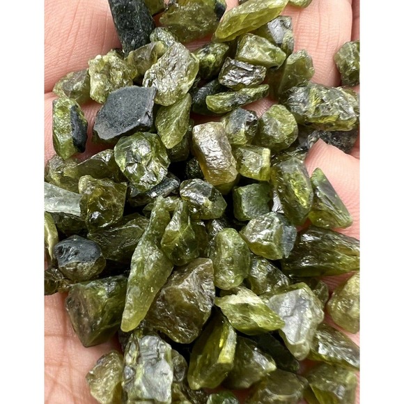 250Ct Epidote Crystal Raw Transparent 2-5Ct Dark Green Gemstone - Picture 5 of 8